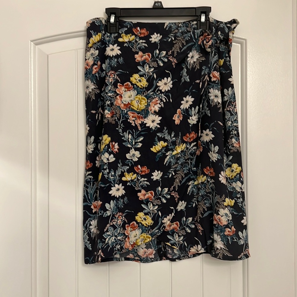 Loft side tie skirt